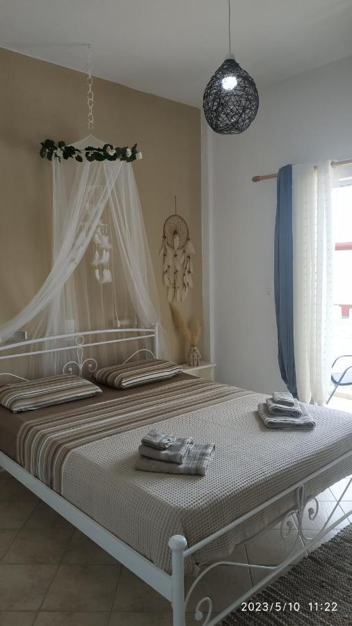Meltemi Apartments Agia Marina  エクステリア 写真