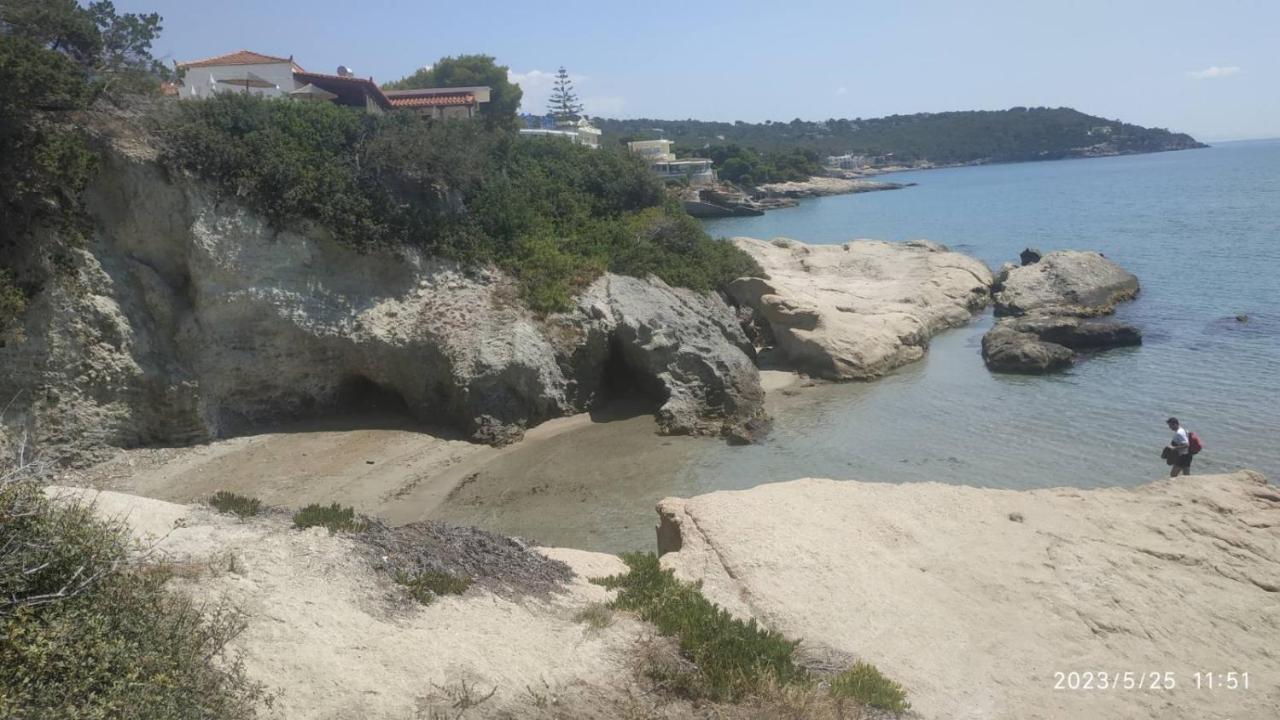 Meltemi Apartments Agia Marina  エクステリア 写真